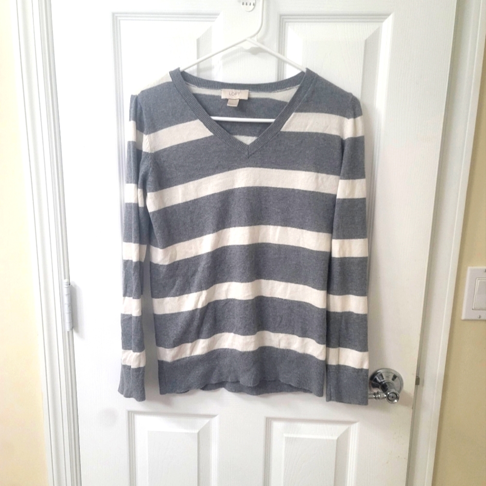 LOFT Size SMALL LONG SLEEVE